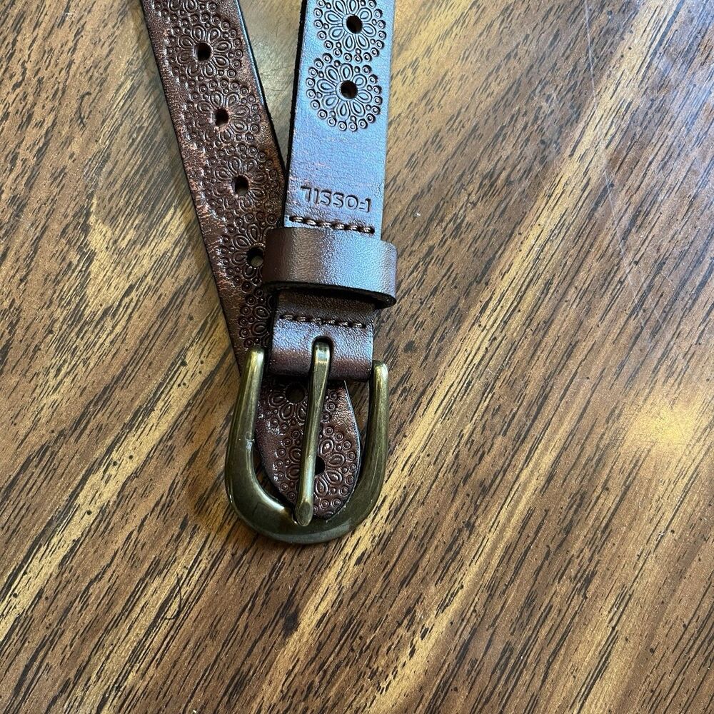 FOSSIL BROWN TOOLED LEATHER SINGLE PRONG/BRASS BUCKLE WOMENS LEATHER BELT:M - Picture 8 of 8